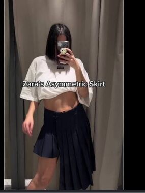 🆕 Zara Navy Asymmetrical Pleated Skirt
